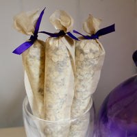 Sink into a blissful soak of&nbsp;soothing oatmeal, creamy powdered milk, balancing baking soda, mineral-rich Dead Sea salts, and lavender buds.

This luxurious blend softens skin, melts away tension, and surrounds you in the calming embrace of lavender.