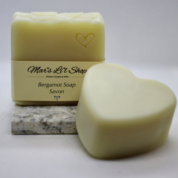 💛 Soaps made with pure essential oils are great for your skin, body and mind.  Gentle & artificial fragrance free, these bars have great lather, and are a healthy alternative to commercial soaps.  Bergamot essential oil offer a refreshing, mild herbal scent. 💛
