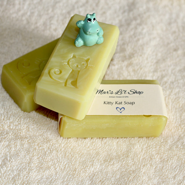 A perfect size for little hands, this simple soap is unscented, uncoloured, all natural and very gentle. There is no need to push washing up with this Kitty Kat stamp, it's too cute to resist! 